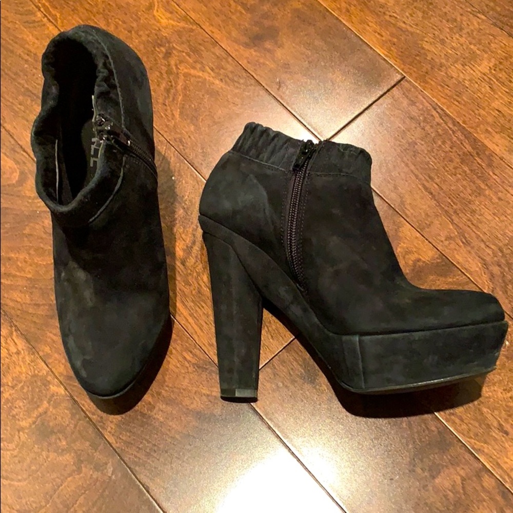 Locale ankle boot sz 37 / 6US suede made in Italy